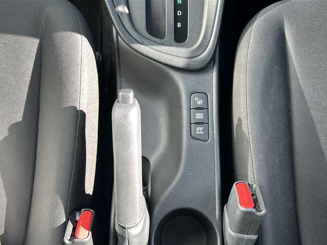 トヨタ ヤリス ハイブリッド X 山形県 2020(令2)年 6.4万km シアンM 4WD/レーダークルーズコントロール/ブラインドスポットモニター/トヨタセーフティーセンス/パーキングアシスト/前後コーナーセンサー/横滑り防止装置/純正ナビ/（Bluetooth/CD/DVD/フルセグ)/全方位カメラ/寒冷地仕様/オートヘッドライト/オートマッチクハイビーム/ビルトインETC/純正フロアマット/スマートキー×2/電動格納ミラー/ウィンカーミラー/ドアバイザー