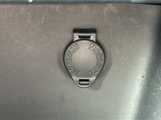 トヨタ ヤリス ハイブリッド X 山形県 2020(令2)年 6.4万km シアンM 4WD/レーダークルーズコントロール/ブラインドスポットモニター/トヨタセーフティーセンス/パーキングアシスト/前後コーナーセンサー/横滑り防止装置/純正ナビ/（Bluetooth/CD/DVD/フルセグ)/全方位カメラ/寒冷地仕様/オートヘッドライト/オートマッチクハイビーム/ビルトインETC/純正フロアマット/スマートキー×2/電動格納ミラー/ウィンカーミラー/ドアバイザー