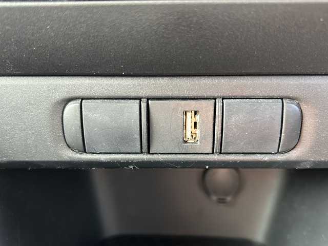 トヨタ ヤリス ハイブリッド X 山形県 2020(令2)年 6.4万km シアンM 4WD/レーダークルーズコントロール/ブラインドスポットモニター/トヨタセーフティーセンス/パーキングアシスト/前後コーナーセンサー/横滑り防止装置/純正ナビ/（Bluetooth/CD/DVD/フルセグ)/全方位カメラ/寒冷地仕様/オートヘッドライト/オートマッチクハイビーム/ビルトインETC/純正フロアマット/スマートキー×2/電動格納ミラー/ウィンカーミラー/ドアバイザー