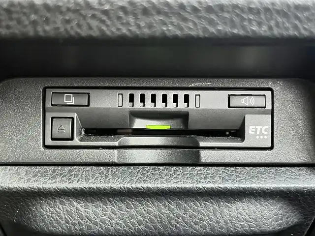 トヨタ ヴォクシー ZS 煌Ⅲ 滋賀県 2021(令3)年 3.3万km ブラック 純正9インチナビ/【Bluetooth/CD/DVD/フルセグTV】/両側パワースライドドア/ハーフレザーシート/バックカメラ/クリアランスソナー/クルーズコントロール/プリクラッシュセーフティ/LEDヘッドライト/オートマチックハイビーム/ビルトインETC/プッシュスタート/スマートキー/ステアリングリモコン