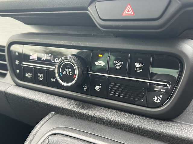 ホンダ Ｎ ＯＮＥ RS 大阪府 2023(令5)年 0.4万km クリスタルブラックパール ホンダセンシング　純正ナビ　フルセグ　Ｂｌｕｅｔｏｏｔｈ　ＤＶＤ／ＣＤ　バックカメラ　ＥＴＣ　レーダークルーズコントロール　シートヒーター　オートホールド　無限フロアマット　無限バイザー　無限ドアハンドルプロテクター　プッシュスタート　LEDヘッドライト 純正オーディオ　純正ホイール　前後ドライブレコーダー　スマートキー　スペアキー1本　取扱説明書/保証書　エンジンスタートボタン　