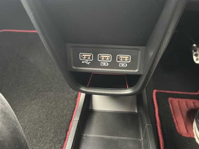ホンダ Ｎ ＯＮＥ RS 大阪府 2023(令5)年 0.4万km クリスタルブラックパール ホンダセンシング　純正ナビ　フルセグ　Ｂｌｕｅｔｏｏｔｈ　ＤＶＤ／ＣＤ　バックカメラ　ＥＴＣ　レーダークルーズコントロール　シートヒーター　オートホールド　無限フロアマット　無限バイザー　無限ドアハンドルプロテクター　プッシュスタート　LEDヘッドライト 純正オーディオ　純正ホイール　前後ドライブレコーダー　スマートキー　スペアキー1本　取扱説明書/保証書　エンジンスタートボタン　