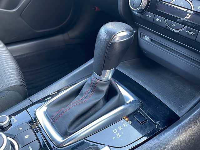 マツダ アクセラ スポーツ 15S 富山県 2014(平26)年 2.4万km スノーフレイクホワイトパールマイカ 禁煙車/純正ナビ/バックカメラ/フルセグ/アイドリングストップ/オートライト/ＬＥＤヘッドライト/フォグランプ/横滑り防止/１６インチ純正アルミホイール/純正フロアマット/ＥＴＣ/保証書・取扱説明