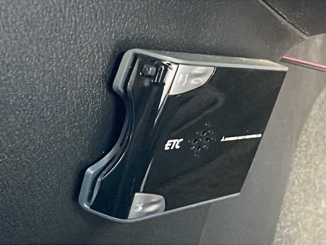 マツダ アクセラ スポーツ 15S 富山県 2014(平26)年 2.4万km スノーフレイクホワイトパールマイカ 禁煙車/純正ナビ/バックカメラ/フルセグ/アイドリングストップ/オートライト/ＬＥＤヘッドライト/フォグランプ/横滑り防止/１６インチ純正アルミホイール/純正フロアマット/ＥＴＣ/保証書・取扱説明