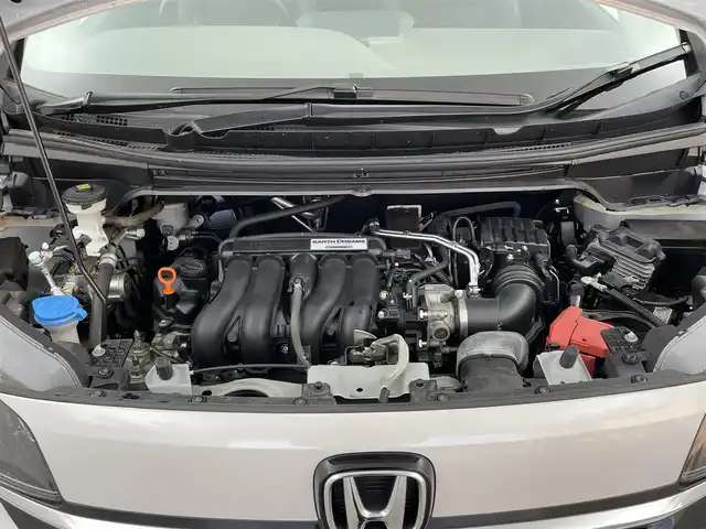 ホンダ フリード G ホンダセンシング 大分県 2021(令3)年 2.8万km プラチナホワイトパール ホンダセンシング/・衝突軽減ブレーキ/・誤発進抑制/・路外逸脱抑制/・アダクティブクルーズコントロール/・標識認識機能/・先行者発進お知らせ/・オートハイビーム/純正ナビ/（フルセグ/CD/DVD/Bluetooth）/バックカメラ/ビルトインETC/前席シートヒーター/オートライト/ステアリングスイッチ/LEDヘッドライト/スマートキー・プッシュスタート/電動格納ミラー