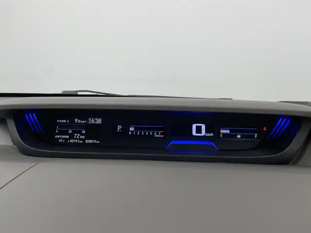 ホンダ フリード G ホンダセンシング 大分県 2021(令3)年 2.8万km プラチナホワイトパール ホンダセンシング/・衝突軽減ブレーキ/・誤発進抑制/・路外逸脱抑制/・アダクティブクルーズコントロール/・標識認識機能/・先行者発進お知らせ/・オートハイビーム/純正ナビ/（フルセグ/CD/DVD/Bluetooth）/バックカメラ/ビルトインETC/前席シートヒーター/オートライト/ステアリングスイッチ/LEDヘッドライト/スマートキー・プッシュスタート/電動格納ミラー