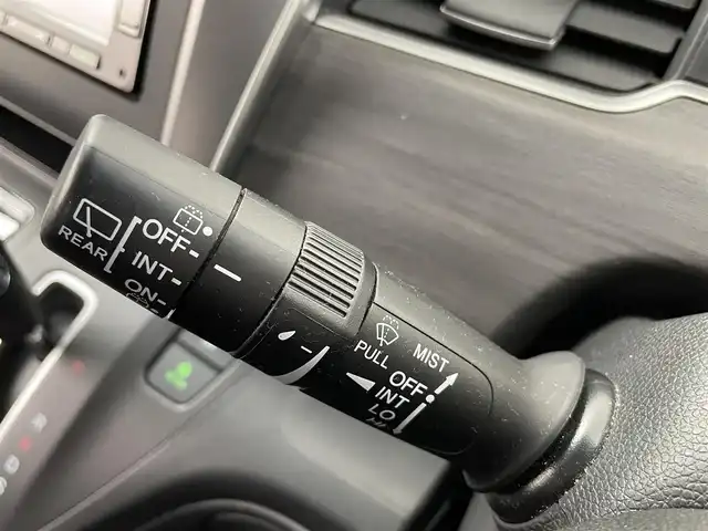 ホンダ フリード G ホンダセンシング 大分県 2021(令3)年 2.8万km プラチナホワイトパール ホンダセンシング/・衝突軽減ブレーキ/・誤発進抑制/・路外逸脱抑制/・アダクティブクルーズコントロール/・標識認識機能/・先行者発進お知らせ/・オートハイビーム/純正ナビ/（フルセグ/CD/DVD/Bluetooth）/バックカメラ/ビルトインETC/前席シートヒーター/オートライト/ステアリングスイッチ/LEDヘッドライト/スマートキー・プッシュスタート/電動格納ミラー