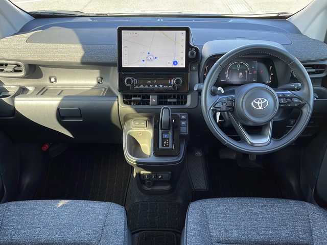 トヨタ シエンタ ハイブリッド Z 茨城県 2024(令6)年 0.8万km アーバンカーキ 純正SDナビ(Bluetooth/バックカメラ/フルセグTV)/横滑り防止装置/コーナーセンサー/レーンキープアシスト/LEDオートライト/アダプティブクルーズコントロール/スマートキー/冷房AAC/USB入力端子/ETC/ドライブレコーダー/純正フロアマット/シートヒーター/両側パワースライドドア/15インチアルミホイール