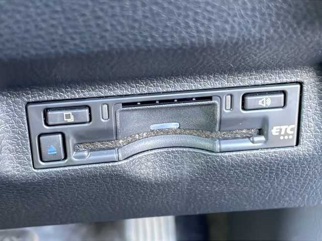 トヨタ シエンタ ハイブリッド Z 茨城県 2024(令6)年 0.8万km アーバンカーキ 純正SDナビ(Bluetooth/バックカメラ/フルセグTV)/横滑り防止装置/コーナーセンサー/レーンキープアシスト/LEDオートライト/アダプティブクルーズコントロール/スマートキー/冷房AAC/USB入力端子/ETC/ドライブレコーダー/純正フロアマット/シートヒーター/両側パワースライドドア/15インチアルミホイール