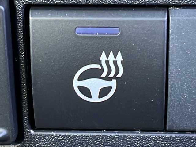 トヨタ シエンタ ハイブリッド Z 茨城県 2024(令6)年 0.8万km アーバンカーキ 純正SDナビ(Bluetooth/バックカメラ/フルセグTV)/横滑り防止装置/コーナーセンサー/レーンキープアシスト/LEDオートライト/アダプティブクルーズコントロール/スマートキー/冷房AAC/USB入力端子/ETC/ドライブレコーダー/純正フロアマット/シートヒーター/両側パワースライドドア/15インチアルミホイール