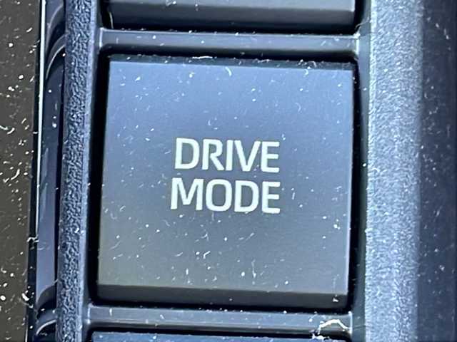 トヨタ シエンタ ハイブリッド Z 茨城県 2024(令6)年 0.8万km アーバンカーキ 純正SDナビ(Bluetooth/バックカメラ/フルセグTV)/横滑り防止装置/コーナーセンサー/レーンキープアシスト/LEDオートライト/アダプティブクルーズコントロール/スマートキー/冷房AAC/USB入力端子/ETC/ドライブレコーダー/純正フロアマット/シートヒーター/両側パワースライドドア/15インチアルミホイール