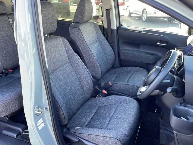 トヨタ シエンタ ハイブリッド Z 茨城県 2024(令6)年 0.8万km アーバンカーキ 純正SDナビ(Bluetooth/バックカメラ/フルセグTV)/横滑り防止装置/コーナーセンサー/レーンキープアシスト/LEDオートライト/アダプティブクルーズコントロール/スマートキー/冷房AAC/USB入力端子/ETC/ドライブレコーダー/純正フロアマット/シートヒーター/両側パワースライドドア/15インチアルミホイール