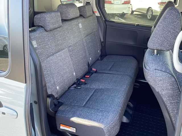 トヨタ シエンタ ハイブリッド Z 茨城県 2024(令6)年 0.8万km アーバンカーキ 純正SDナビ(Bluetooth/バックカメラ/フルセグTV)/横滑り防止装置/コーナーセンサー/レーンキープアシスト/LEDオートライト/アダプティブクルーズコントロール/スマートキー/冷房AAC/USB入力端子/ETC/ドライブレコーダー/純正フロアマット/シートヒーター/両側パワースライドドア/15インチアルミホイール