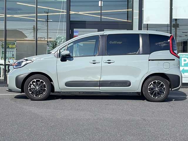 トヨタ シエンタ ハイブリッド Z 茨城県 2024(令6)年 0.8万km アーバンカーキ 純正SDナビ(Bluetooth/バックカメラ/フルセグTV)/横滑り防止装置/コーナーセンサー/レーンキープアシスト/LEDオートライト/アダプティブクルーズコントロール/スマートキー/冷房AAC/USB入力端子/ETC/ドライブレコーダー/純正フロアマット/シートヒーター/両側パワースライドドア/15インチアルミホイール