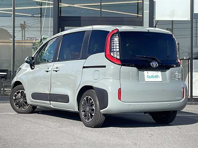 トヨタ シエンタ ハイブリッド Z 茨城県 2024(令6)年 0.8万km アーバンカーキ 純正SDナビ(Bluetooth/バックカメラ/フルセグTV)/横滑り防止装置/コーナーセンサー/レーンキープアシスト/LEDオートライト/アダプティブクルーズコントロール/スマートキー/冷房AAC/USB入力端子/ETC/ドライブレコーダー/純正フロアマット/シートヒーター/両側パワースライドドア/15インチアルミホイール