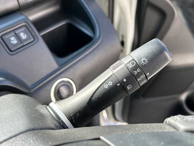 スズキ ソリオ HV MZ Dカメラ ブレーキS 千葉県 2017(平29)年 7.8万km ピュアホワイトP ８型ナビＡＶＩＣ－ＲＬ９００　バックカメラ　両側電動スライドドア　ＤＴＶ　ＢＴ　ナノイー　レーダーブレーキサポート　レーンアシスト　クルコン　シートバックテーブル　ＨＩＤ　オートライト　リアスポ