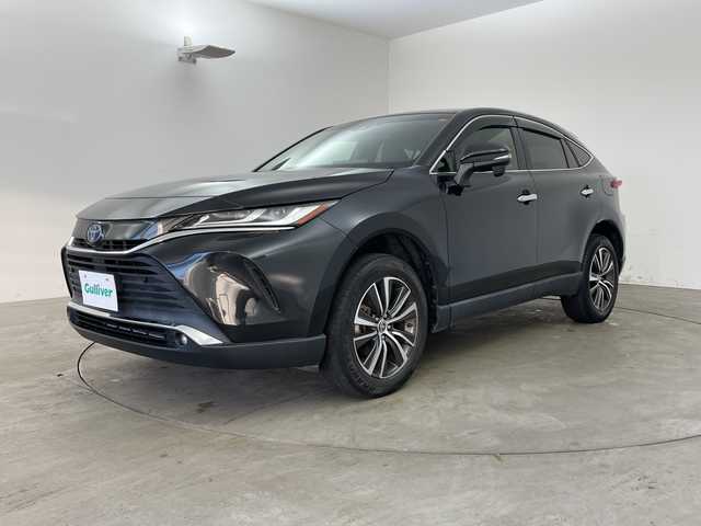 トヨタ ハリアー ハイブリッド G 兵庫県 2021(令3)年 6.2万km プレシャスブラックパール ・純正8インチディスプレイオーディオ/（ナビ・フルセグ・BT・USB・AUX）/・バックカメラ/・トヨタセーフティセンス/・プリクラッシュセーフティ/・レーントレーシングアシスト/・ふらつき警報/・ブラインドスポットモニター/・クリアランスソナー/・リアクロストラフィックアラート/・ロードサインアシスト/・レーダークルーズコントロール/・オートマチックハイビーム/・先行車発進告知/・ステアリングスイッチ/・デジタルインナーミラー/・ビルトインETC/・電動リアゲート/・横滑り防止装置/・ハーフレザーシート/・LEDライト/・フォグランプ/・オートライト/・電子パーキングブレーキ/・オートホールド/・スマートキー/・プッシュスタート