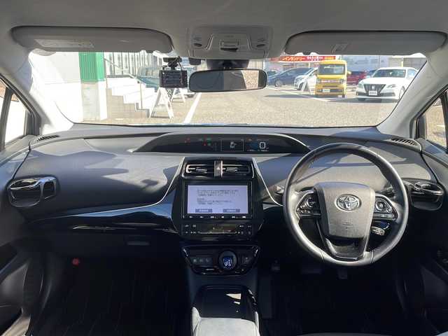 トヨタ プリウス Sツーリングセレクション 島根県 2019(令1)年 5.9万km ブルーM 純正9インチナビ（NSZT-Y68T）/フルセグTV/Bluetooth接続/バックカメラ/ドライブレコーダー/シートヒーター/ビルトインETC/レザーシート/トヨタセーフティセンス/・プリクラッシュセーフティ/・レーンディパーチャーアラート/・レーダークルーズコントロール/・オートマチックハイビーム/・先行車発進お知らせ機能/・ふらつき警報機能
