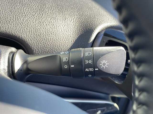 トヨタ プリウス Sツーリングセレクション 島根県 2019(令1)年 5.9万km ブルーM 純正9インチナビ（NSZT-Y68T）/フルセグTV/Bluetooth接続/バックカメラ/ドライブレコーダー/シートヒーター/ビルトインETC/レザーシート/トヨタセーフティセンス/・プリクラッシュセーフティ/・レーンディパーチャーアラート/・レーダークルーズコントロール/・オートマチックハイビーム/・先行車発進お知らせ機能/・ふらつき警報機能