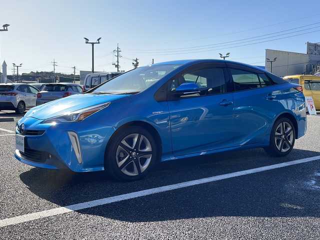 トヨタ プリウス Sツーリングセレクション 島根県 2019(令1)年 5.9万km ブルーM 純正9インチナビ（NSZT-Y68T）/フルセグTV/Bluetooth接続/バックカメラ/ドライブレコーダー/シートヒーター/ビルトインETC/レザーシート/トヨタセーフティセンス/・プリクラッシュセーフティ/・レーンディパーチャーアラート/・レーダークルーズコントロール/・オートマチックハイビーム/・先行車発進お知らせ機能/・ふらつき警報機能