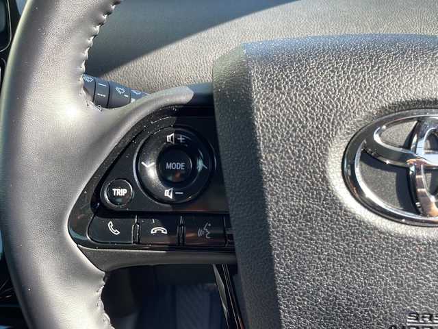 トヨタ プリウス Sツーリングセレクション 島根県 2019(令1)年 5.9万km ブルーM 純正9インチナビ（NSZT-Y68T）/フルセグTV/Bluetooth接続/バックカメラ/ドライブレコーダー/シートヒーター/ビルトインETC/レザーシート/トヨタセーフティセンス/・プリクラッシュセーフティ/・レーンディパーチャーアラート/・レーダークルーズコントロール/・オートマチックハイビーム/・先行車発進お知らせ機能/・ふらつき警報機能