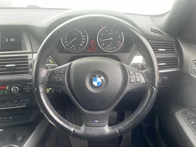 ＢＭＷ Ｘ５ xDrive30i Mスポーツ 三重県 2009(平21)年 10.5万km サファイアブラックP 純正ナビ　/バックカメラ　/クルーズコントロール　/オートライト　/ＨＩＤヘッドライト　/フォグライト　/ダウンヒルアシストコントロール/電動調性ステアリング　ブ/レーキホールド　/メモリ付パワーシート　/電格ミラー