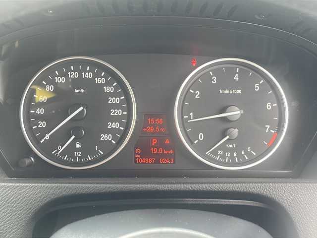 ＢＭＷ Ｘ５ xDrive30i Mスポーツ 三重県 2009(平21)年 10.5万km サファイアブラックP 純正ナビ　/バックカメラ　/クルーズコントロール　/オートライト　/ＨＩＤヘッドライト　/フォグライト　/ダウンヒルアシストコントロール/電動調性ステアリング　ブ/レーキホールド　/メモリ付パワーシート　/電格ミラー