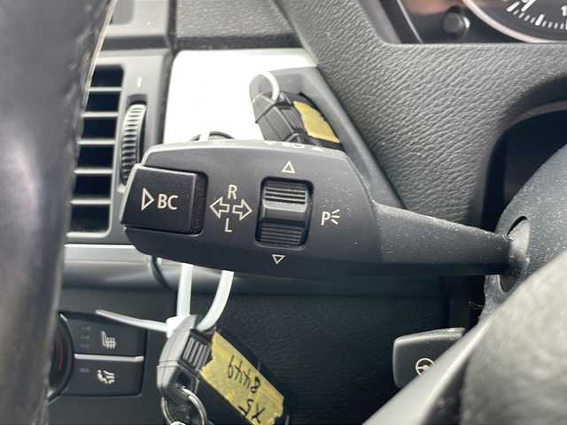 ＢＭＷ Ｘ５ xDrive30i Mスポーツ 三重県 2009(平21)年 10.5万km サファイアブラックP 純正ナビ　/バックカメラ　/クルーズコントロール　/オートライト　/ＨＩＤヘッドライト　/フォグライト　/ダウンヒルアシストコントロール/電動調性ステアリング　ブ/レーキホールド　/メモリ付パワーシート　/電格ミラー