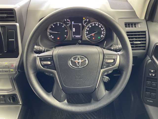 トヨタ ランドクルーザー プラド TX 三重県 2019(平31)年 4.5万km ホワイトパールクリスタルシャイン /ＪＡＯＳフロントスキッドバー　//ＪＡＯＳリフトアップスプリング（約１.5インチ）　//９インチフローティングナビ　//Bluetooth//フルセグTV//CV、DVD //バックカメラ　//ルーフレール　//レーダークルーズコントロール//前側ドラレコ//ETC　　//オートハイビーム　//セーフティセンス　//ヘッドライトクリーナー　//センターデフロック
