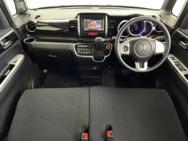 ホンダ Ｎ ＢＯＸ カスタム G SSパッケージ 鹿児島県 2015(平27)年 6.8万km プレミアムベルベットパープル・パール あんしんパッケージ/社外SDナビ/DVD再生可/ワンセグTV/両側電動スライドドア/ステアリングスイッチ/HIDヘッドライト/オートライトコントロール/リアサンシェード/純正14インチアルミホイール/スマートキー×2/エンジンプッシュスタート/純正フロアマット