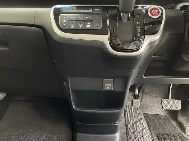 ホンダ Ｎ ＢＯＸ カスタム G SSパッケージ 鹿児島県 2015(平27)年 6.8万km プレミアムベルベットパープル・パール あんしんパッケージ/社外SDナビ/DVD再生可/ワンセグTV/両側電動スライドドア/ステアリングスイッチ/HIDヘッドライト/オートライトコントロール/リアサンシェード/純正14インチアルミホイール/スマートキー×2/エンジンプッシュスタート/純正フロアマット