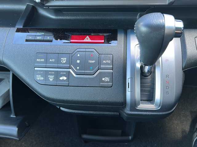 ホンダ ステップワゴン スパーダ Z クールスピリット 静岡県 2014(平26)年 10.2万km プレミアムスパークルブラックパール 純正メモリナビ/・CD/・DVD/・フルセグＴＶ/・AM/・FM/主要装備/・両側パワスラ/・衝突軽減/・横滑り防止装置/・クルコン/・MTモード付/・バックカメラ/・ビルトインＥＴＣ/・ハーフレザーシート/・純正フロアマット/・純正アルミホイール/・キセノンヘッドライト/・オートライト/・スマートキー/・スペアキー1本