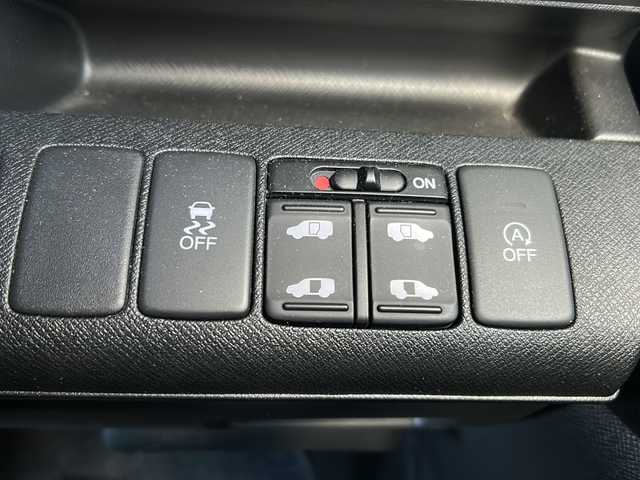 ホンダ ステップワゴン スパーダ Z クールスピリット 静岡県 2014(平26)年 10.2万km プレミアムスパークルブラックパール 純正メモリナビ/・CD/・DVD/・フルセグＴＶ/・AM/・FM/主要装備/・両側パワスラ/・衝突軽減/・横滑り防止装置/・クルコン/・MTモード付/・バックカメラ/・ビルトインＥＴＣ/・ハーフレザーシート/・純正フロアマット/・純正アルミホイール/・キセノンヘッドライト/・オートライト/・スマートキー/・スペアキー1本