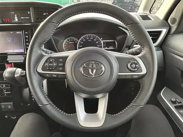 トヨタ ルーミー カスタムG－T 宮城県 2021(令3)年 1.5万km ファイアークォーツレッドM スマートアシスト/・衝突回避支援ブレーキ機能/・衝突警報機能/・車線逸脱警報機能/・ふらつき警報/・ブレーキ制御機能付誤発進抑制機能/・サイドビューランプ/・先行車発進お知らせ機能/・コーナーセンサー/・アダプティブドライビングビーム/・路側逸脱警報/・アダプティブクルーズコントロール/・標識認識機能/純正ナビ（NSZT-W68T）/・CD/DVD/・Bluetooth/・フルセグTV/バックカメラ/ビルトインETC/ドライブレコーダー/ウェルカムパワースライドドア（運転席側/助手席側）/革巻きステアリング/ステアリングスイッチ/電動パーキングブレーキ/ブレーキホールド/LEDヘッドランプ/フォグランプ/オートライト/スマートキー＆プッシュスタート/スペアキー1本/電動格納ミラー/純正15インチAW/フロアマット/ドアバイザー/Wエアバッグ