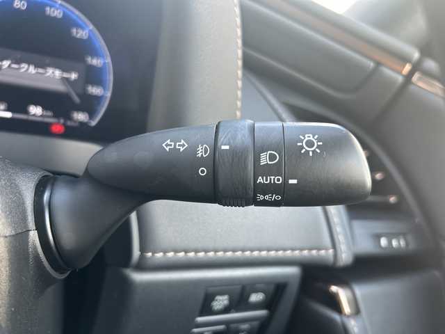 トヨタ アルファードハイブリット Z 愛知県 2023(令5)年 1.5万km プラチナホワイトパールマイカ ・禁煙車/・ワンオーナー/・純正ナビ/フルセグTV/・純正フリップダウンモニター/・Bluetooth/HDMI/USB/・セーフティセンス/・レーダークルーズ/・プリクラッシュセーフティ/・ブラインドスポットモニター/・クリアランスソナー/・LEDオートライト/・フォグランプ/・ステアスイッチ/・両側パワースライドドア/・パワーバックドア/・純正１８インチアルミ/・前後ドライブレコーダー/・デジタルインナーミラー/・ハンドルヒーター/・ECO/EVモード/・電動格納ミラーウインカー/・新車保証書/取扱説明書/・スペアキー