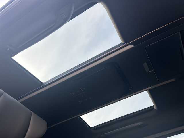 トヨタ アルファードハイブリット Z 愛知県 2023(令5)年 1.5万km プラチナホワイトパールマイカ ・禁煙車/・ワンオーナー/・純正ナビ/フルセグTV/・純正フリップダウンモニター/・Bluetooth/HDMI/USB/・セーフティセンス/・レーダークルーズ/・プリクラッシュセーフティ/・ブラインドスポットモニター/・クリアランスソナー/・LEDオートライト/・フォグランプ/・ステアスイッチ/・両側パワースライドドア/・パワーバックドア/・純正１８インチアルミ/・前後ドライブレコーダー/・デジタルインナーミラー/・ハンドルヒーター/・ECO/EVモード/・電動格納ミラーウインカー/・新車保証書/取扱説明書/・スペアキー