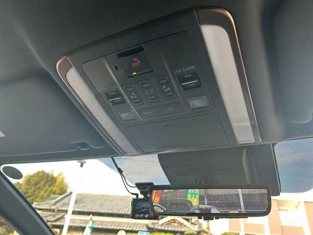 トヨタ アルファードハイブリット Z 愛知県 2023(令5)年 1.5万km プラチナホワイトパールマイカ ・禁煙車/・ワンオーナー/・純正ナビ/フルセグTV/・純正フリップダウンモニター/・Bluetooth/HDMI/USB/・セーフティセンス/・レーダークルーズ/・プリクラッシュセーフティ/・ブラインドスポットモニター/・クリアランスソナー/・LEDオートライト/・フォグランプ/・ステアスイッチ/・両側パワースライドドア/・パワーバックドア/・純正１８インチアルミ/・前後ドライブレコーダー/・デジタルインナーミラー/・ハンドルヒーター/・ECO/EVモード/・電動格納ミラーウインカー/・新車保証書/取扱説明書/・スペアキー