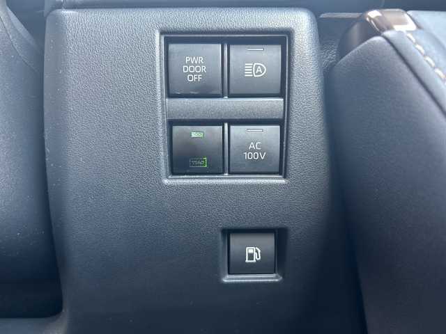 トヨタ アルファードハイブリット Z 愛知県 2023(令5)年 1.5万km プラチナホワイトパールマイカ ・禁煙車/・ワンオーナー/・純正ナビ/フルセグTV/・純正フリップダウンモニター/・Bluetooth/HDMI/USB/・セーフティセンス/・レーダークルーズ/・プリクラッシュセーフティ/・ブラインドスポットモニター/・クリアランスソナー/・LEDオートライト/・フォグランプ/・ステアスイッチ/・両側パワースライドドア/・パワーバックドア/・純正１８インチアルミ/・前後ドライブレコーダー/・デジタルインナーミラー/・ハンドルヒーター/・ECO/EVモード/・電動格納ミラーウインカー/・新車保証書/取扱説明書/・スペアキー