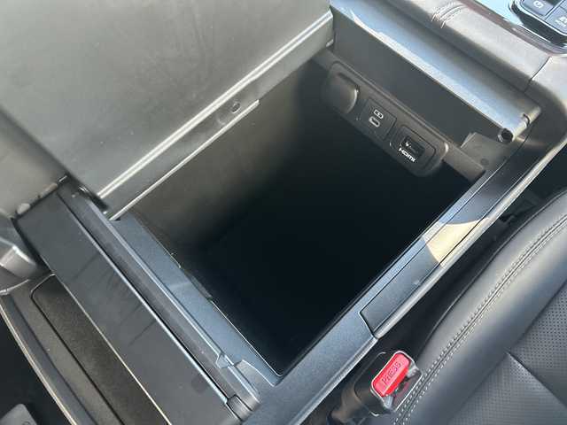 トヨタ アルファードハイブリット Z 愛知県 2023(令5)年 1.5万km プラチナホワイトパールマイカ ・禁煙車/・ワンオーナー/・純正ナビ/フルセグTV/・純正フリップダウンモニター/・Bluetooth/HDMI/USB/・セーフティセンス/・レーダークルーズ/・プリクラッシュセーフティ/・ブラインドスポットモニター/・クリアランスソナー/・LEDオートライト/・フォグランプ/・ステアスイッチ/・両側パワースライドドア/・パワーバックドア/・純正１８インチアルミ/・前後ドライブレコーダー/・デジタルインナーミラー/・ハンドルヒーター/・ECO/EVモード/・電動格納ミラーウインカー/・新車保証書/取扱説明書/・スペアキー