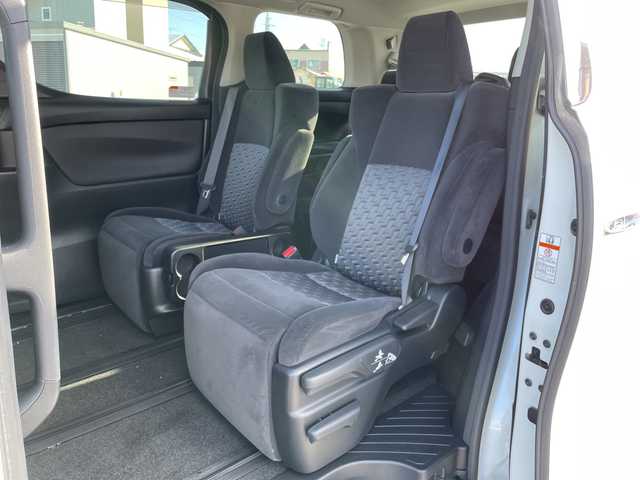 トヨタ アルファード S Aパッケージ 道央・札幌 2015(平27)年 7.5万km ホワイトパールクリスタルシャイン ４WD/純正SDナビ/純正フリップダウンモニター/横滑り防止装置/クルーズコントロール/クリアランスソナー/バックカメラ/ビルトインETC/アイドリングストップ/ECOMODE/両側パワースライドドア/N席/２列目オットマン/革巻きステアリング/ステアリングリモコン/AC100V/電動パーキング/ブレーキホールド/MTモード付AT/プッシュスタート/スマートキー/LEDヘッドライト/オートライト/フォグランプ/電動格納ミラー/ウィンカーミラー/ドアバイザー/スペアキー