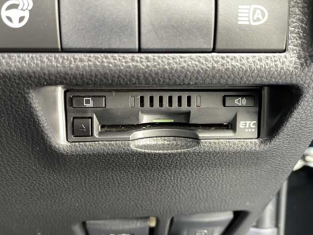 トヨタ ＲＡＶ４ アドベンチャー 京都府 2019(令1)年 5.1万km アティチュードブラックマイカ 純正９インチナビ　Ｂｌｕｅｔｏｏｔｈオーディオ　ＤＶＤ再生　フルセグ　バックカメラ　プリクラッシュ　レーダークルーズ　クリアランスソナー　ＬＥＤライト　ビルトインＥＴＣ　黒革エアシート　禁煙車