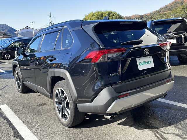 トヨタ ＲＡＶ４ アドベンチャー 京都府 2019(令1)年 5.1万km アティチュードブラックマイカ 純正９インチナビ　Ｂｌｕｅｔｏｏｔｈオーディオ　ＤＶＤ再生　フルセグ　バックカメラ　プリクラッシュ　レーダークルーズ　クリアランスソナー　ＬＥＤライト　ビルトインＥＴＣ　黒革エアシート　禁煙車