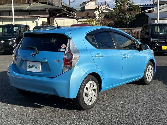 トヨタ アクア S 東京都 2012(平24)年 17万km クールソーダメタリック 純正SDナビ（NSCT-W61）/・TV/DVD/CD/AUX/バックカメラ/盗難防止装置/オートライト/オートエアコン/電動格納ミラー/ドアバイザー/スペアキー1本/ETC/取扱説明書