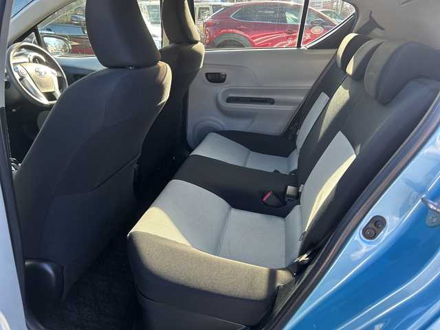 トヨタ アクア S 東京都 2012(平24)年 17万km クールソーダメタリック 純正SDナビ（NSCT-W61）/・TV/DVD/CD/AUX/バックカメラ/盗難防止装置/オートライト/オートエアコン/電動格納ミラー/ドアバイザー/スペアキー1本/ETC/取扱説明書