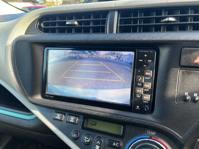 トヨタ アクア S 東京都 2012(平24)年 17万km クールソーダメタリック 純正SDナビ（NSCT-W61）/・TV/DVD/CD/AUX/バックカメラ/盗難防止装置/オートライト/オートエアコン/電動格納ミラー/ドアバイザー/スペアキー1本/ETC/取扱説明書