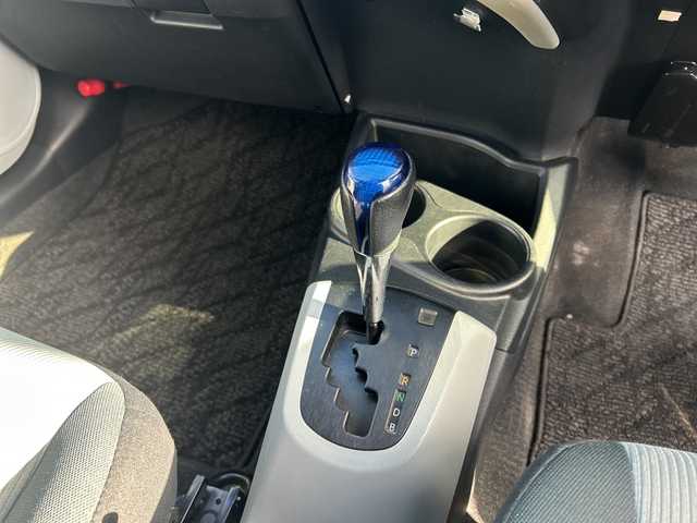 トヨタ アクア S 東京都 2012(平24)年 17万km クールソーダメタリック 純正SDナビ（NSCT-W61）/・TV/DVD/CD/AUX/バックカメラ/盗難防止装置/オートライト/オートエアコン/電動格納ミラー/ドアバイザー/スペアキー1本/ETC/取扱説明書