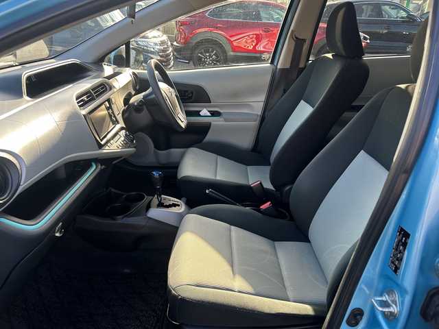 トヨタ アクア S 東京都 2012(平24)年 17万km クールソーダメタリック 純正SDナビ（NSCT-W61）/・TV/DVD/CD/AUX/バックカメラ/盗難防止装置/オートライト/オートエアコン/電動格納ミラー/ドアバイザー/スペアキー1本/ETC/取扱説明書