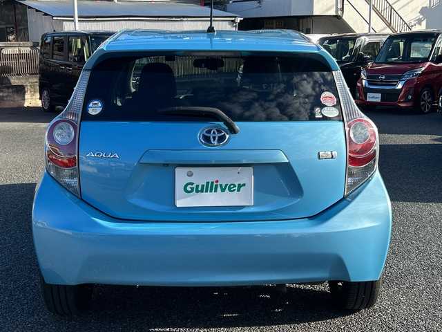 トヨタ アクア S 東京都 2012(平24)年 17万km クールソーダメタリック 純正SDナビ（NSCT-W61）/・TV/DVD/CD/AUX/バックカメラ/盗難防止装置/オートライト/オートエアコン/電動格納ミラー/ドアバイザー/スペアキー1本/ETC/取扱説明書