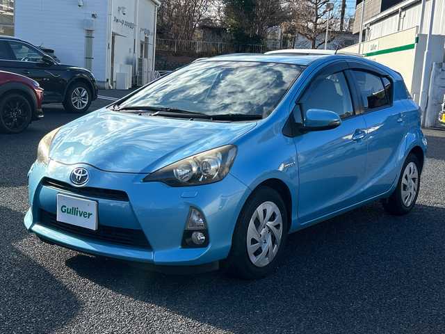 トヨタ アクア S 東京都 2012(平24)年 17万km クールソーダメタリック 純正SDナビ（NSCT-W61）/・TV/DVD/CD/AUX/バックカメラ/盗難防止装置/オートライト/オートエアコン/電動格納ミラー/ドアバイザー/スペアキー1本/ETC/取扱説明書