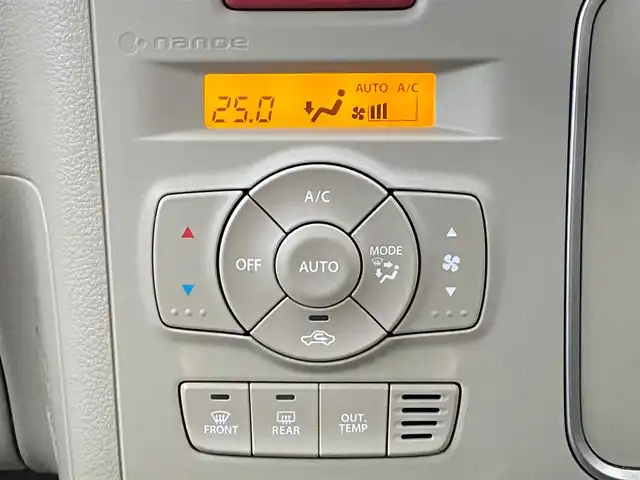 スズキ ラパン X 岐阜県 2016(平28)年 4万km フレンチミントPM AM/FM/CD/AUX/レーダーブレーキサポート/横滑り防止装置/運転席シートヒーター/アイドリングストップ/ベンチシート/オートライト/LEDヘッドライト/純正フロアマット/純正14インチAW/純正ドアバイザー/スペアキー/スマートキー/取扱説明書/保証書